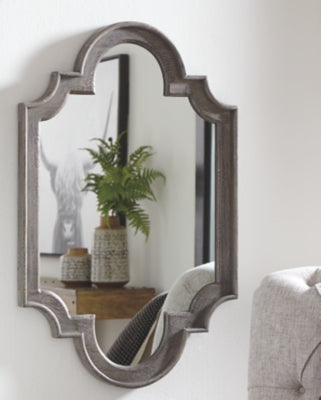 Williamette Signature Design by Ashley Mirror