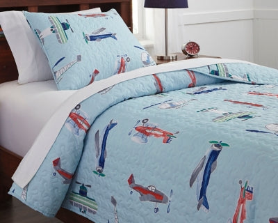 McAllen Signature Design by Ashley Quilt Set Twin